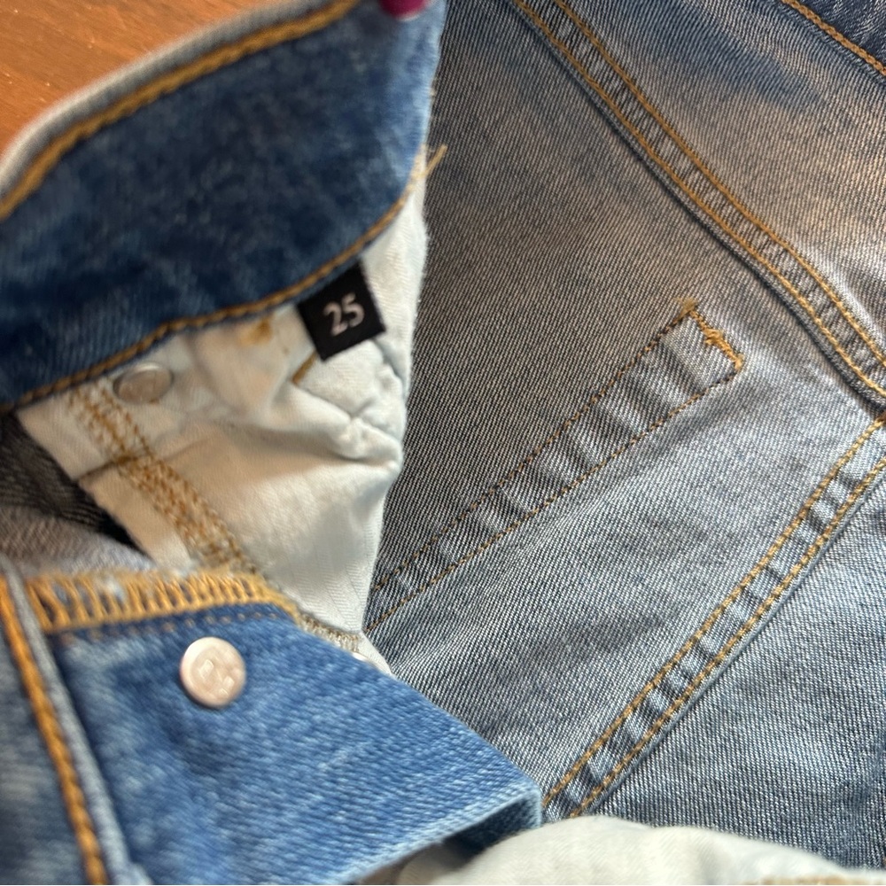 7 For All Mankind Josefina Distressed Jeans - Picture 9 of 11